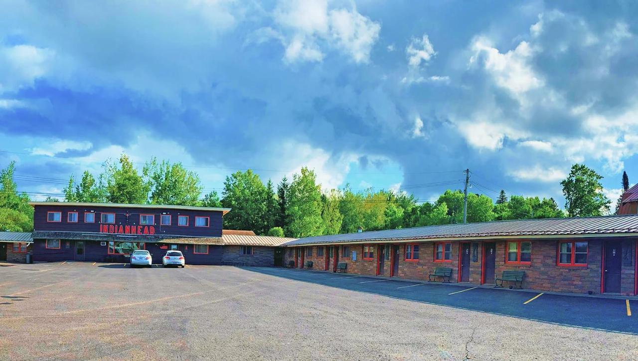 Indianhead Ironwood Hotel Exterior photo